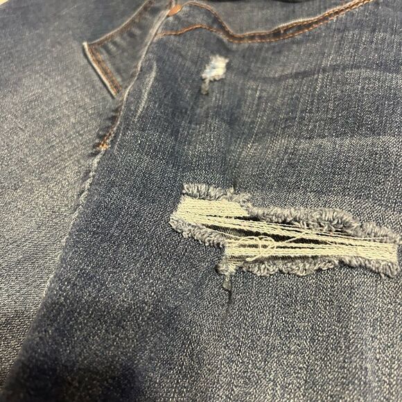 1822 Denim Blue Jean Shorts with Distressed Details - Picture 9 of 12